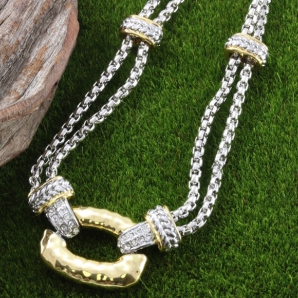 Two-tone gold,  magnetic closure necklace - Picture 2 of 3